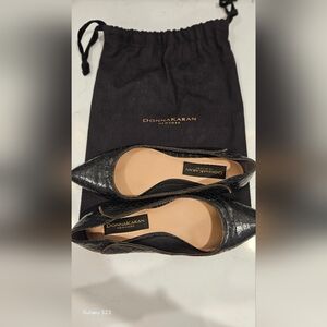 Donna Karan Pointy Black Flats with Goldish Zipper